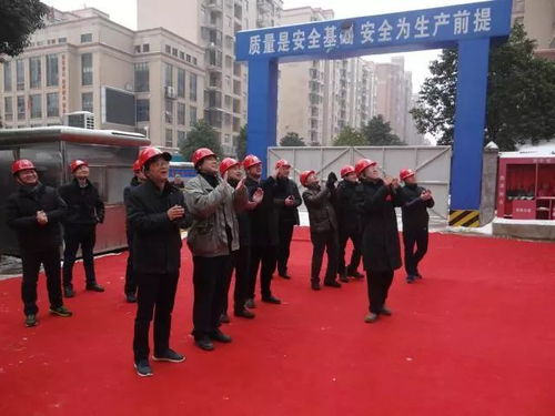 武漢市2017年裝配式建筑示范試點項目丨裝配式鋼結(jié)構(gòu)住宅香榭花都四期24 樓喜封金頂